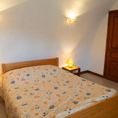 בית נופש Les Charmes 2/4 Personnes Du Presbytere Saint-Georges-de-Levejac