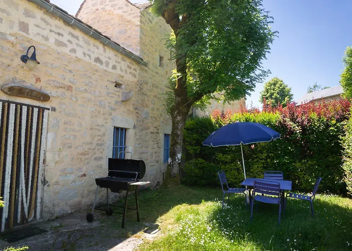 Les Charmes 2/4 Personnes Du Presbytere بيت للعطل Saint-Georges-de-Levejac